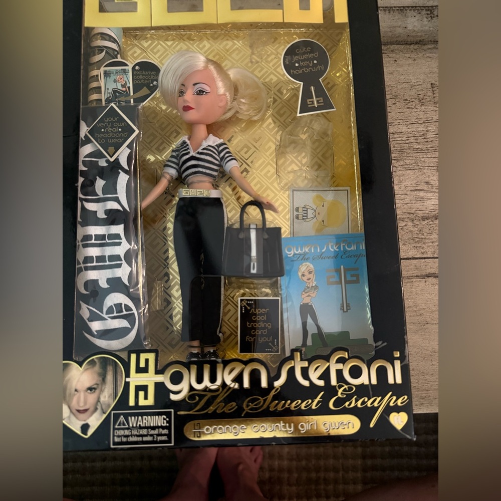 Gwen Stefani The Sweet Escape Orange County Girl Doll
